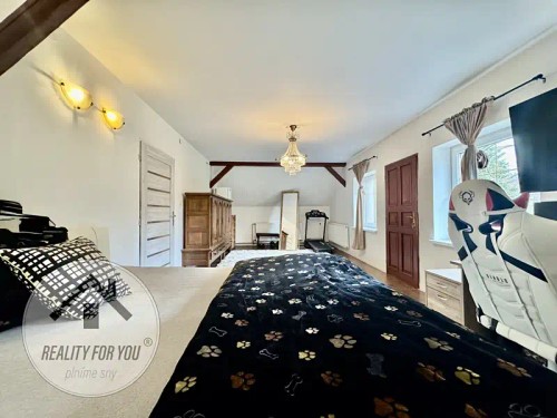 Prodej domu 240 m², pozemek 6384 m²