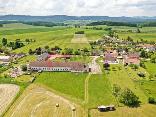 Prodej stavebního pozemku 2376 m²