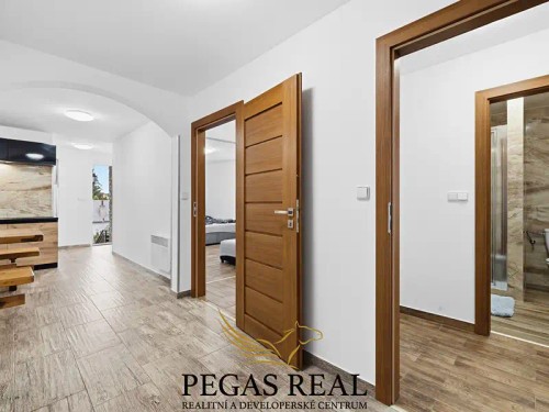 Prodej vily 271 m², pozemek 523 m²