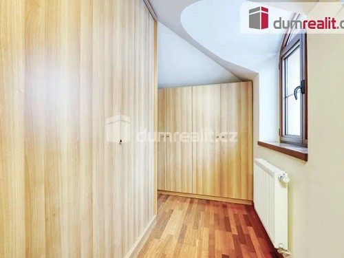 Prodej domu 440 m², pozemek 683 m²