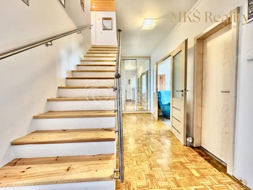 Prodej bytu 4+kk 80 m²