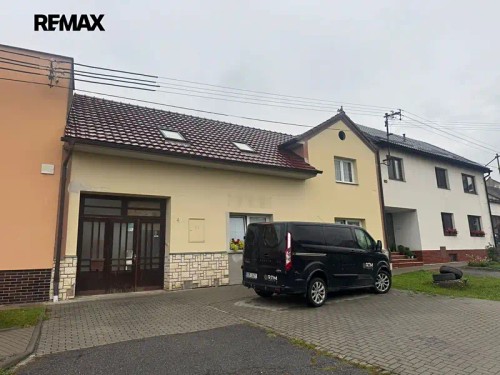 Prodej domu 450 m², pozemek 1140 m²