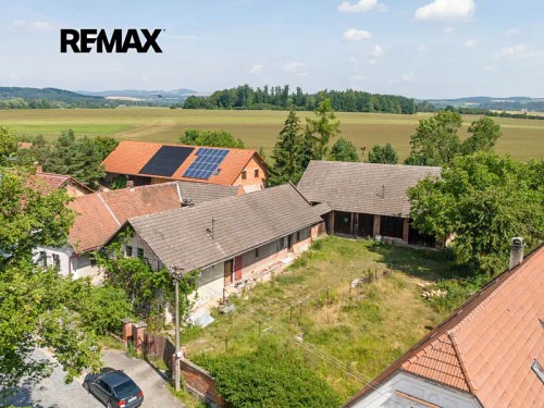 Prodej stavebního pozemku 1093 m²