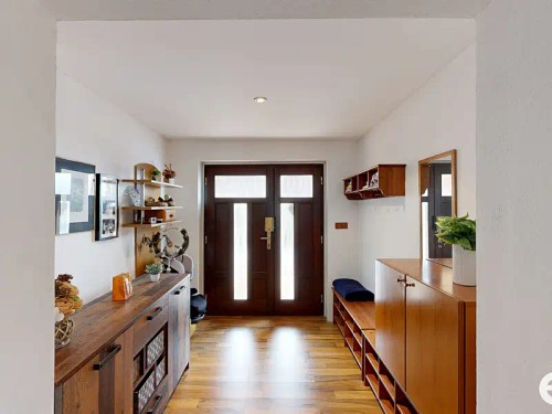 Prodej domu 573 m², pozemek 1944 m²