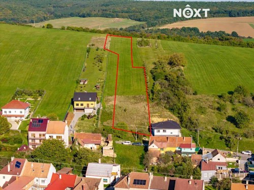 Prodej stavebního pozemku 1300 m²
