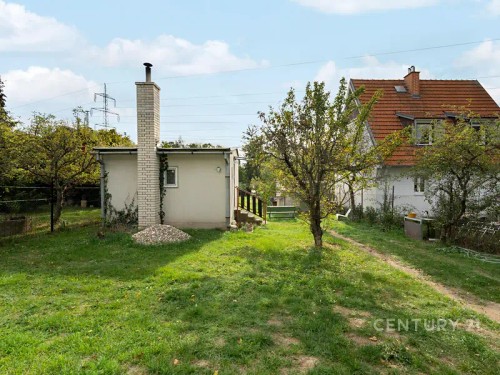 Prodej stavebního pozemku 1200 m²