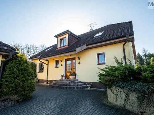 Prodej domu 372 m², pozemek 3764 m²