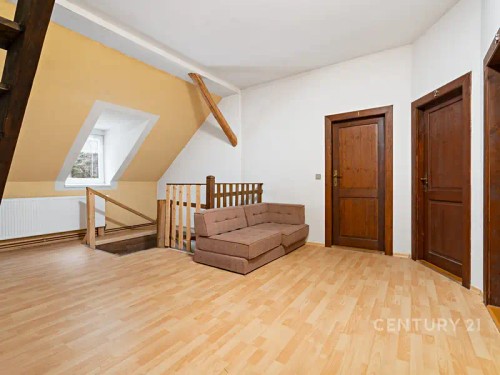 Prodej chalupy 648 m², pozemek 907 m²