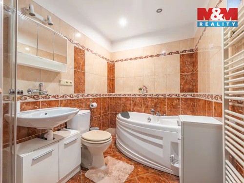 Prodej domu 240 m², pozemek 1842 m²