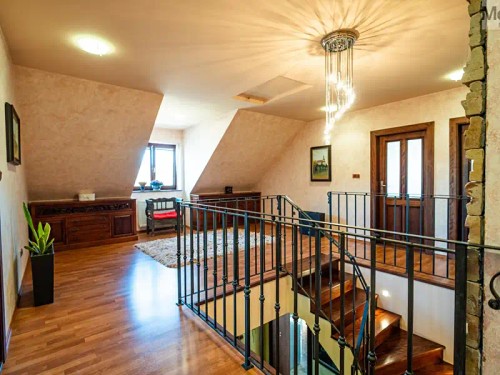 Prodej domu 372 m², pozemek 3764 m²