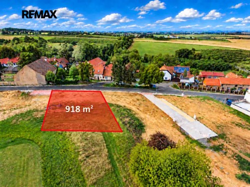 Prodej stavebního pozemku 918 m²