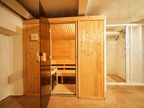 Prodej vily 354 m², pozemek 525 m²