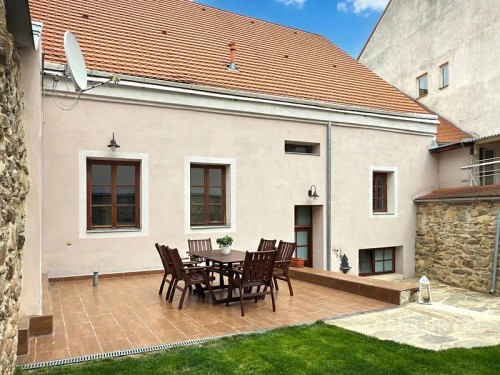 Prodej domu 330 m², pozemek 329 m²
