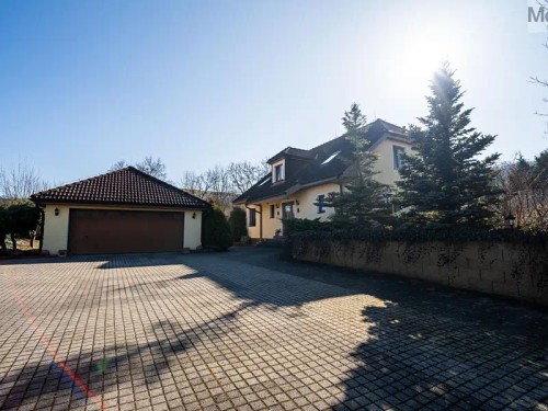 Prodej domu 372 m², pozemek 3764 m²