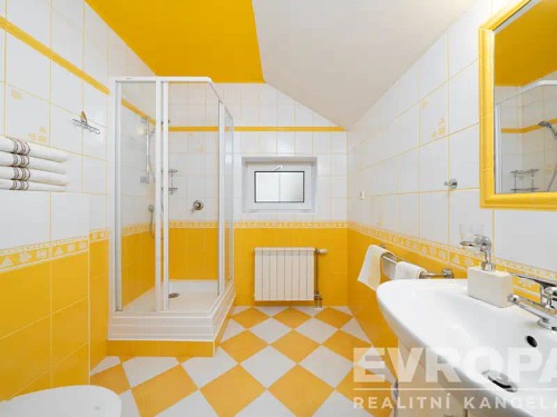 Prodej domu 390 m², pozemek 617 m²