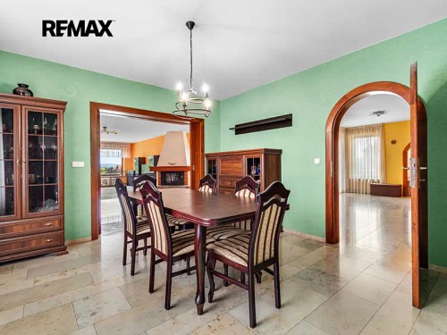 Prodej domu 570 m², pozemek 1464 m²