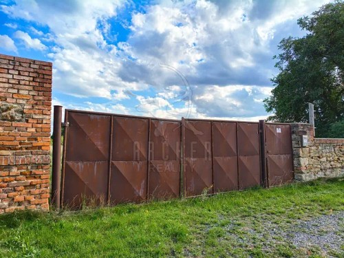 Prodej stavebního pozemku 7856 m²
