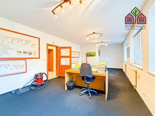 Prodej domu 1228 m², pozemek 5167 m²