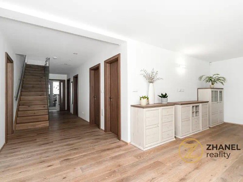 Prodej domu 351 m², pozemek 1603 m²