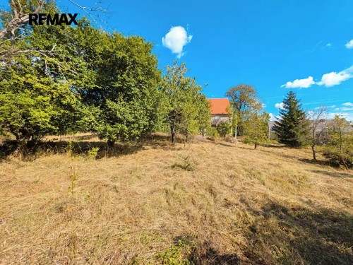 Prodej stavebního pozemku 2000 m²
