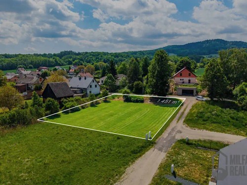 Prodej stavebního pozemku 1451 m²