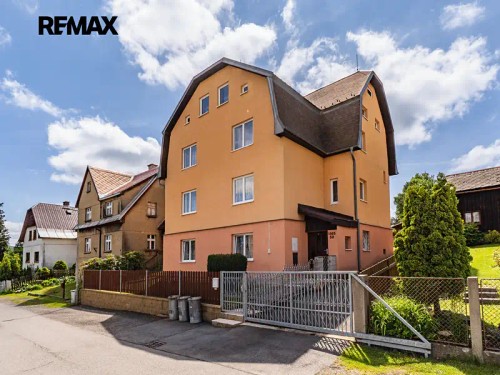 Prodej domu 328 m², pozemek 758 m²