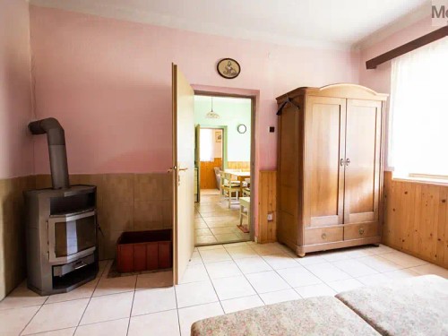 Prodej zemědělské usedlosti 200 m², pozemek 67408 m²