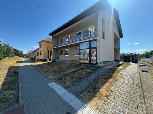 Prodej domu 214 m², pozemek 1328 m²
