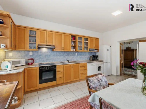 Prodej domu 300 m², pozemek 1343 m²