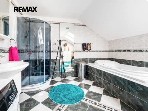Prodej domu 320 m², pozemek 3335 m²