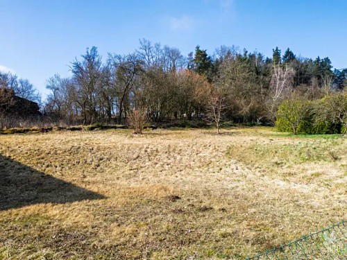 Prodej stavebního pozemku 1072 m²