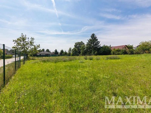 Prodej stavebního pozemku 1240 m²