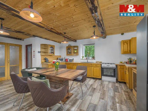 Prodaný  dům 200 m², pozemek 1525 m²