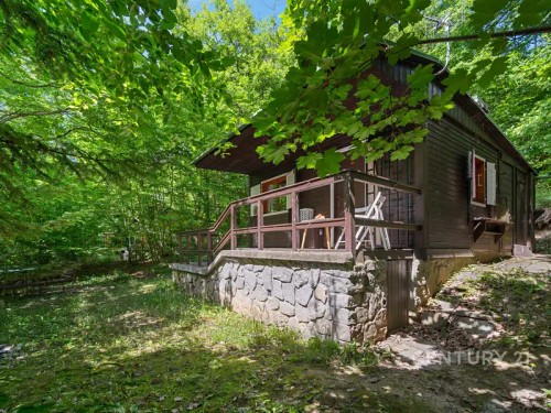 Prodej chaty 25 m², pozemek 28 m²