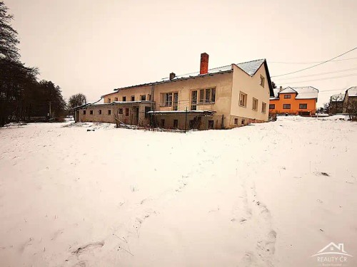 Prodej domu 371 m², pozemek 2500 m²