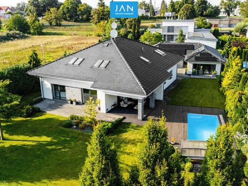 Prodej domu 385 m², pozemek 1560 m²
