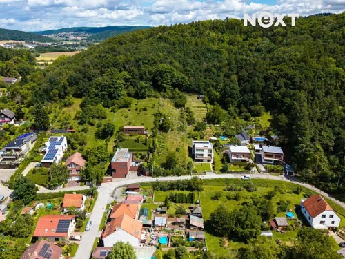 Prodej stavebního pozemku 1276 m²