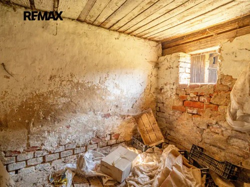 Prodej stavebního pozemku 1093 m²