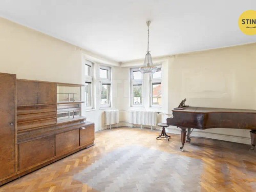 Prodej vily 244 m², pozemek 738 m²