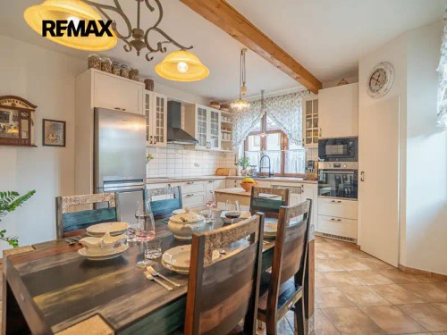 Prodej vily 296 m², pozemek 349 m²