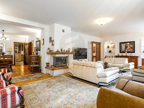 Prodej domu 715 m², pozemek 894 m²