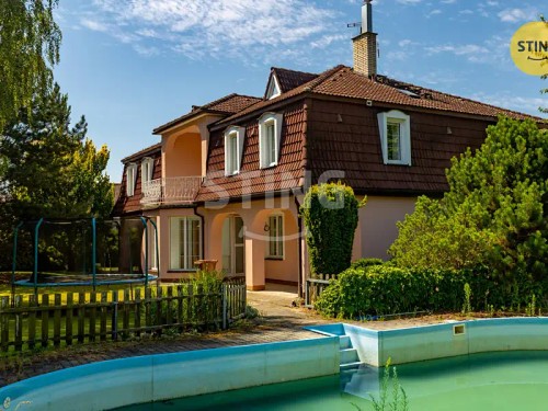 Prodej vily 407 m², pozemek 1880 m²