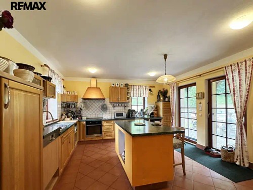 Prodej chalupy 400 m², pozemek 2527 m²