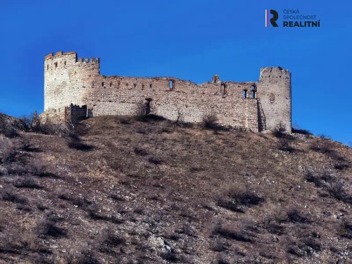 Prodej domu 1000 m², pozemek 946 m²