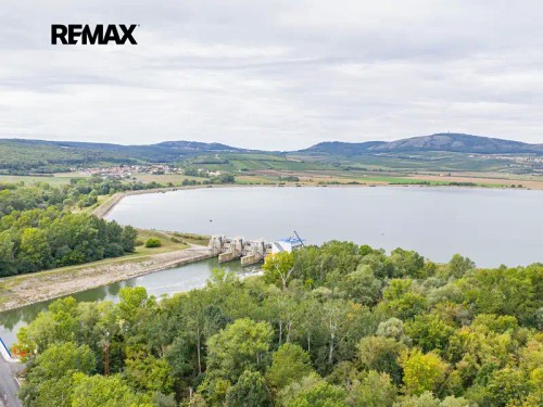 Prodej stavebního pozemku 6037 m²