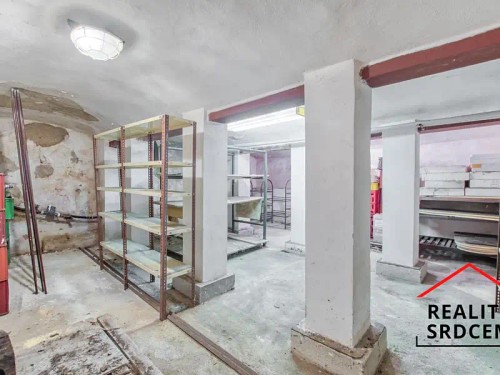 Prodej domu 600 m², pozemek 1659 m²