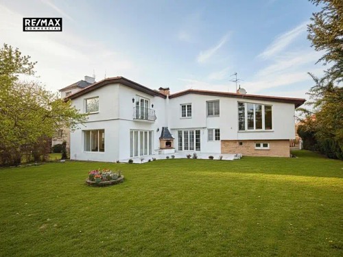 Prodej vily 355 m², pozemek 905 m²