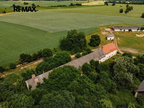Prodej zemědělské usedlosti 830 m², pozemek 978 m²