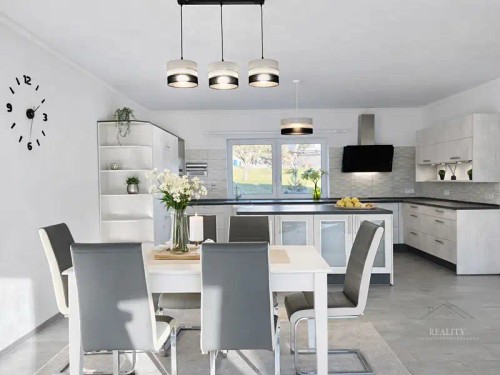 Prodej domu 250 m², pozemek 1148 m²
