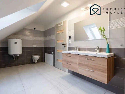 Prodej domu 353 m², pozemek 772 m²